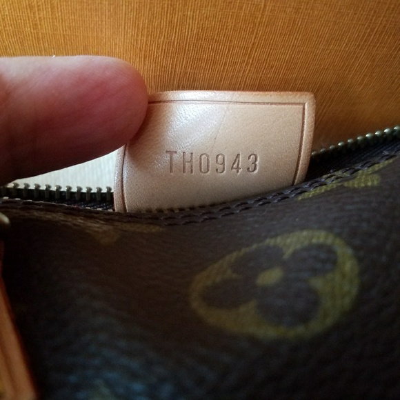 Louis Vuitton🌸 Mini Speedy HL 🦄
No Strap - Picture 7 of 8